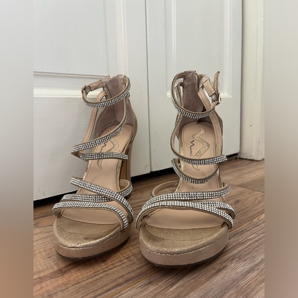 Nina Suzy Heels size 7.5 women’s gold with diamond studded straps & ankle buckle - Picture 3 of 11